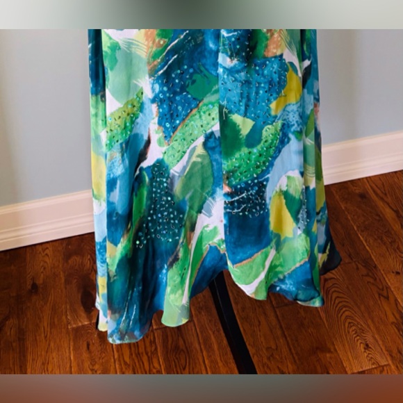 Ladies size 24 chiffon dress with sequins and beads. - Picture 3 of 4